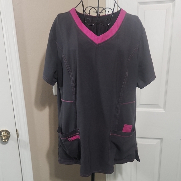 Women Scrub Top - Picture 4 of 9